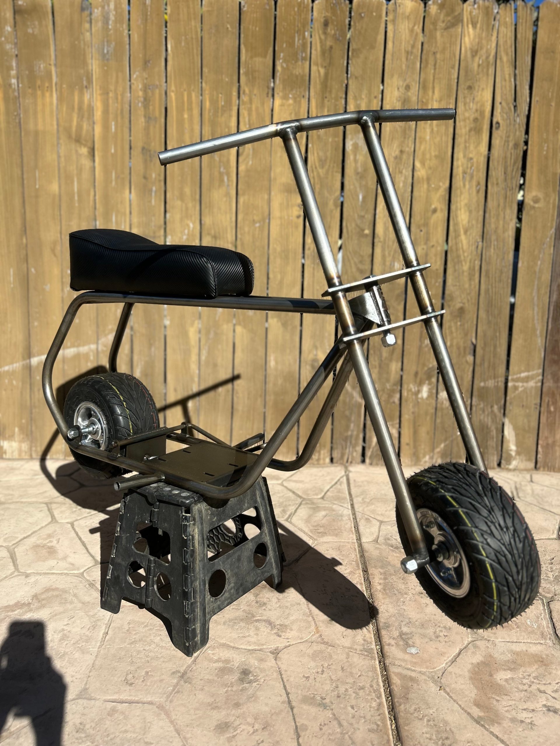FAT/WIDE STREET TIRE MINIBIKE (ROLLER) FAT/WIDE STREET TIRE MINIBIKE (ROLLER)